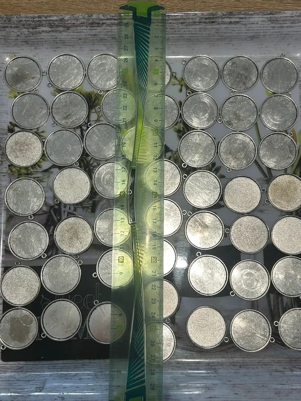 Lote grande de 50 pingentes de cabochão de 30mm prateados – photo 2